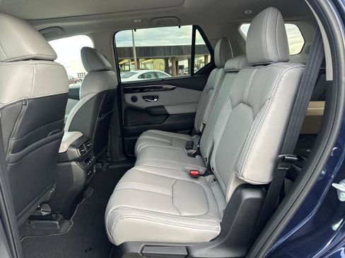 New 2025 Honda Pilot Touring image 18