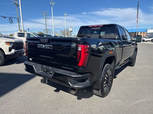Used 2024 GMC Sierra 2500 Denali Ultimate AWD/4WD image 5