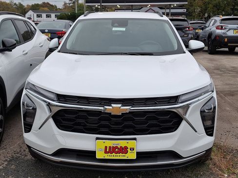 New 2026 Chevrolet Trax LT w/ Driver Confidence Package image 2