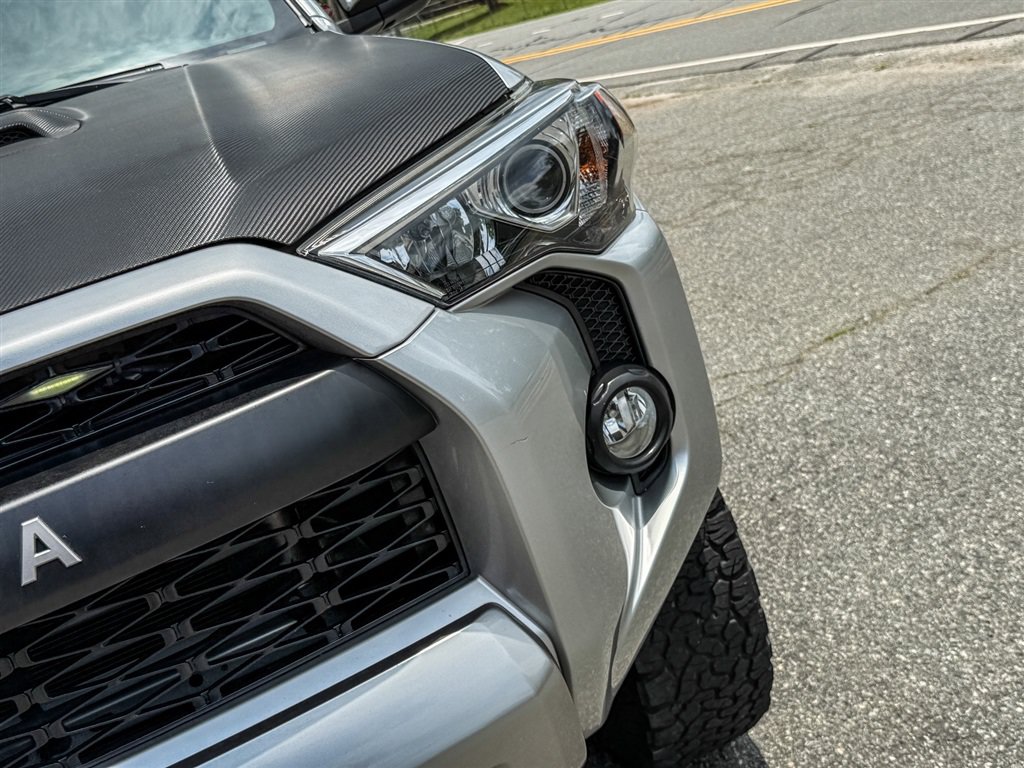 Used 2018 Toyota 4Runner TRD Off-Road Premium AWD/4WD image 11