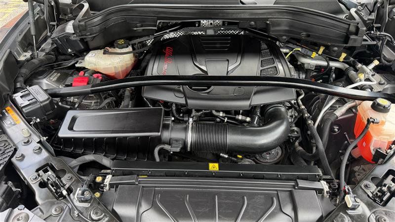 Used 2018 Alfa Romeo Stelvio Ti Sport AWD/4WD image 8