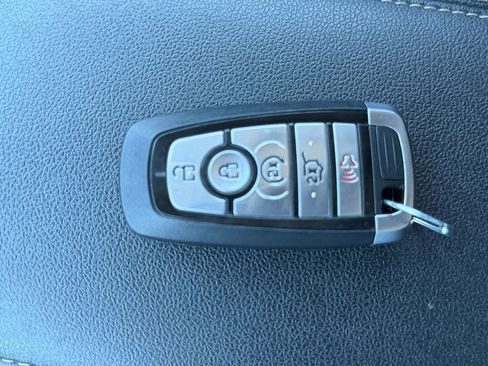 Used 2021 Ford Escape Titanium AWD/4WD image 31