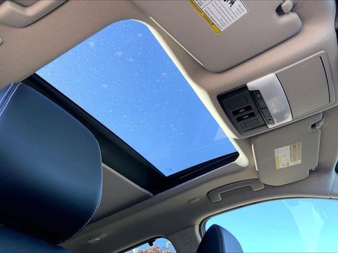 Used 2023 Nissan Rogue SL w/ SL Premium Package image 13