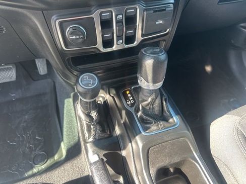 Used 2022 Jeep Wrangler Unlimited Sport image 29