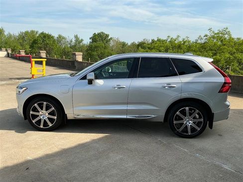 Used 2018 Volvo XC60 T8 Inscription w/ Advanced Package image 3