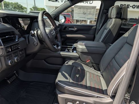 New 2026 GMC Yukon AT4 Ultimate w/ LPO, Floor Liner Package AWD/4WD image 26