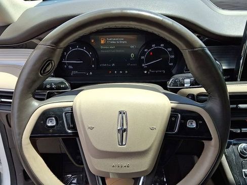 Used 2021 Lincoln Corsair AWD w/ Premium Package image 25