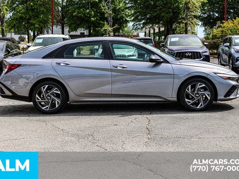 Used 2025 Hyundai Elantra Sport FWD image 10