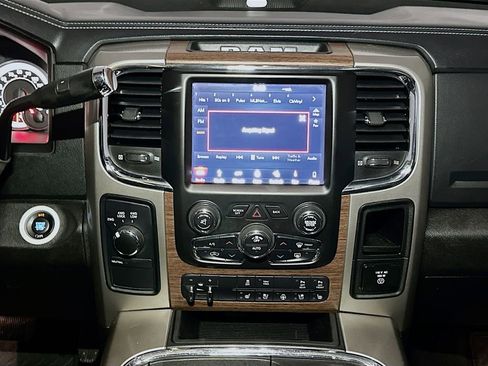 Used 2018 RAM 2500 Laramie w/ Convenience Group AWD/4WD image 12