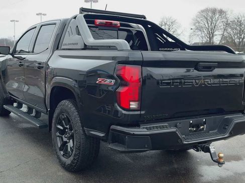 Used 2025 Chevrolet Colorado Z71 w/ Midnight Edition image 4