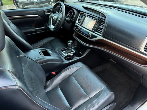 Used 2014 Toyota Highlander Limited FWD image 27