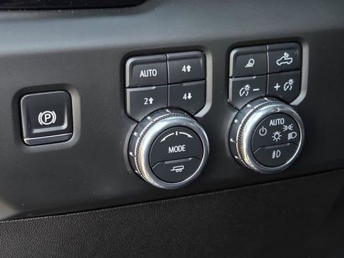 Used 2025 GMC Sierra 2500 AT4 w/ AT4 Premium Plus Package AWD/4WD image 19