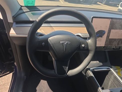 Used 2023 Tesla Model Y Long Range AWD/4WD image 9