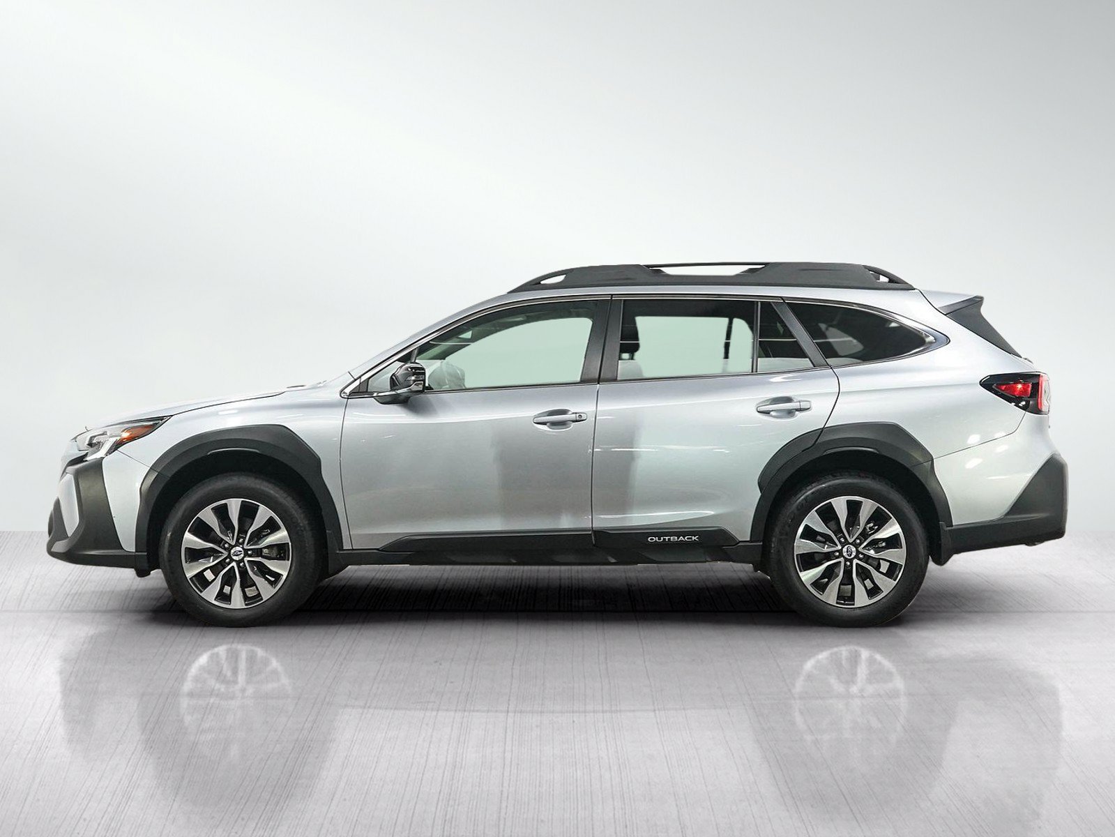 Used 2024 Subaru Outback Limited AWD/4WD image 2