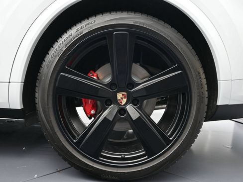 Used 2026 Porsche Cayenne S AWD/4WD image 38