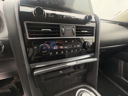 Used 2024 INFINITI QX80 Luxe AWD/4WD image 29