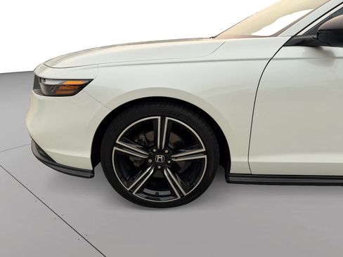 Used 2024 Honda Accord Sport image 19