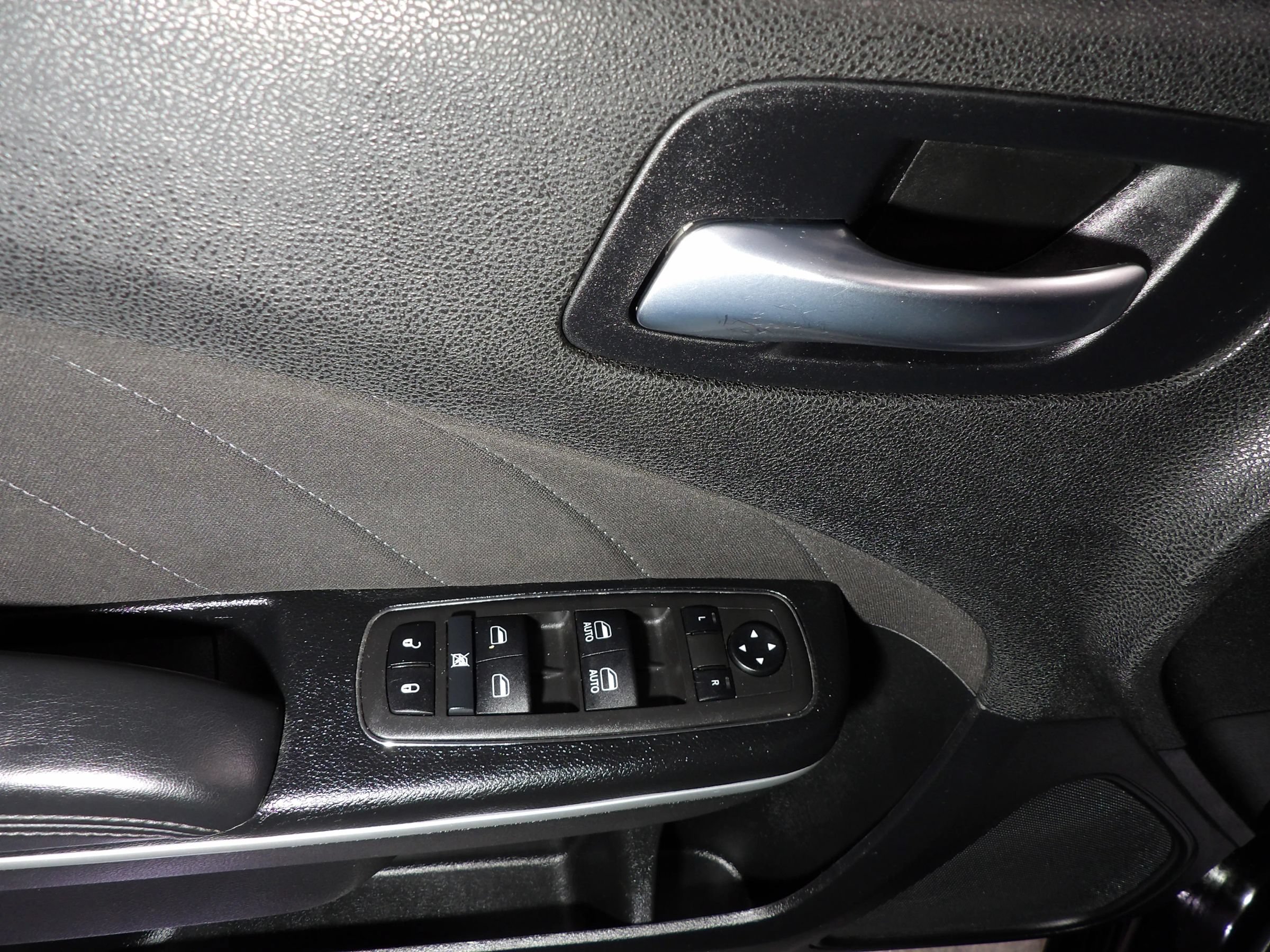 Used 2022 Dodge Charger SXT RWD image 8