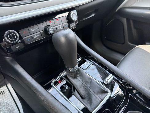 Certified 2025 Jeep Compass Limited AWD/4WD image 18