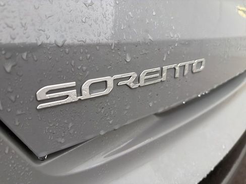 Certified 2023 Kia Sorento EX w/ Panoramic Sunroof Package image 4