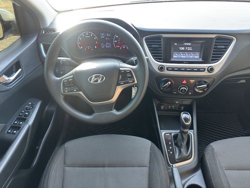 Used 2019 Hyundai Accent SE FWD image 12