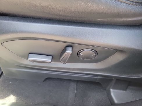Certified 2020 Ford Explorer XLT w/ Equipment Group 202A RWD image 19