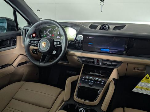 New 2026 Porsche Cayenne AWD/4WD image 22