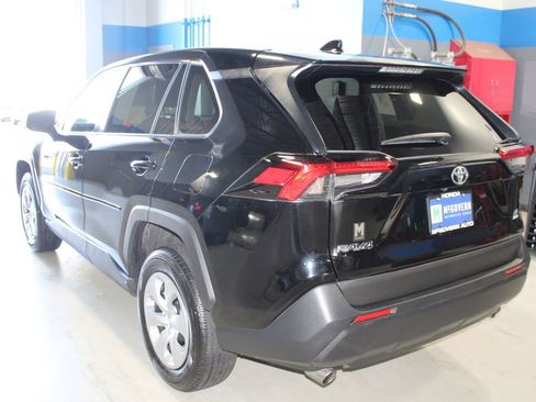 Used 2023 Toyota RAV4 LE AWD/4WD image 33