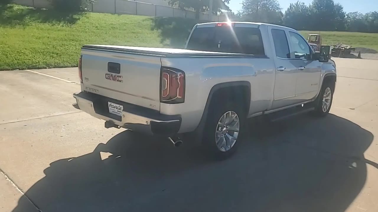 Used 2017 GMC Sierra 1500 SLT w/ Enhanced Driver Alert Package AWD/4WD image 8