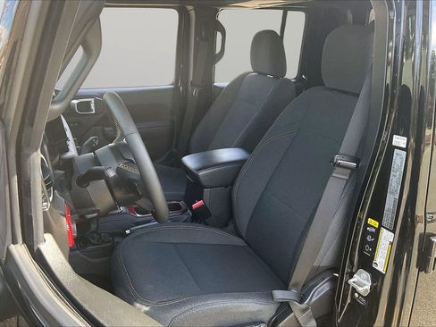 Certified 2024 Jeep Gladiator Willys image 21