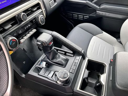 Used 2024 Toyota Tacoma TRD Off-Road w/ TRD Off Road Upgrade Package AWD/4WD image 20