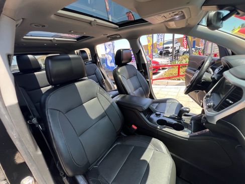 Used 2017 GMC Acadia SLT FWD image 39
