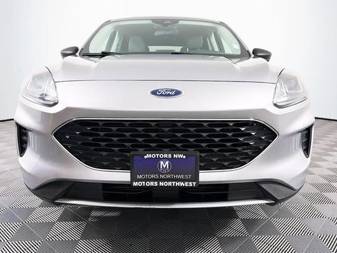 Used 2022 Ford Escape SE w/ Cold Weather Package AWD/4WD image 2