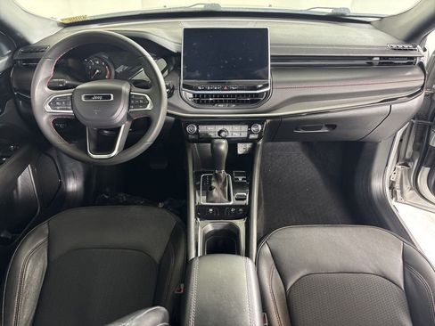 Used 2025 Jeep Compass Trailhawk AWD/4WD image 13
