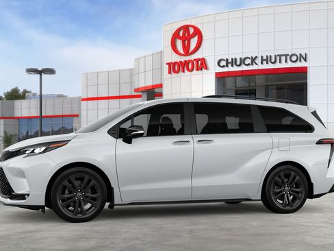 Used 2026 Toyota Sienna XSE FWD image 39