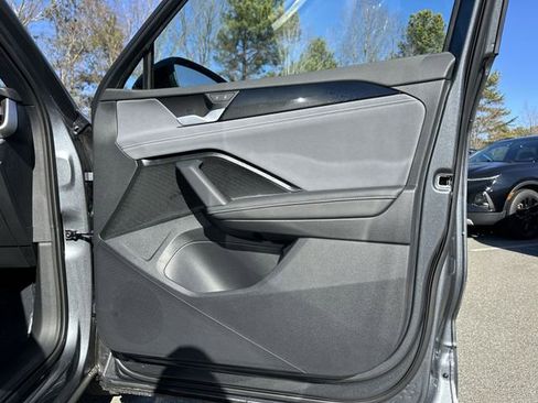 New 2026 Volkswagen Tiguan SE R-Line image 33