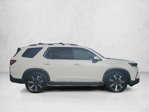 Used 2024 Honda Pilot Elite image 4