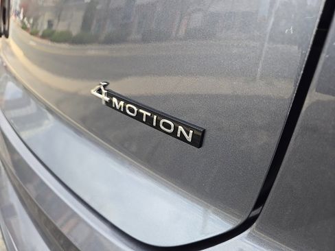 Used 2024 Volkswagen Atlas Cross Sport SEL Premium R-Line image 9