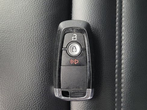 Used 2024 Ford Edge SEL image 32