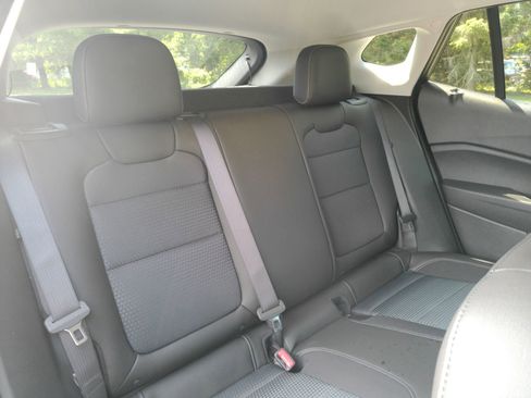 Used 2025 Chevrolet Trax LT FWD image 20