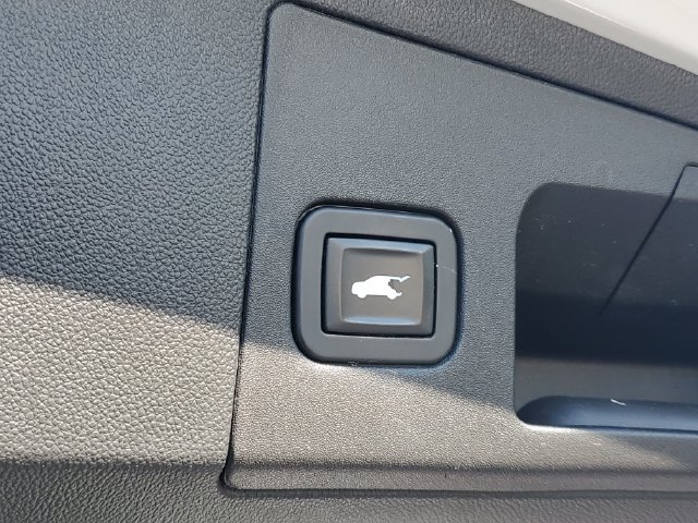 Used 2018 Cadillac XT5 FWD image 8