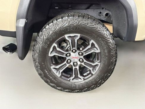 Used 2023 GMC Canyon AT4 w/ AT4 Premium Package AWD/4WD image 34