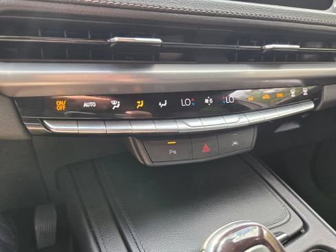 Used 2024 Cadillac XT4 Premium Luxury AWD/4WD image 27