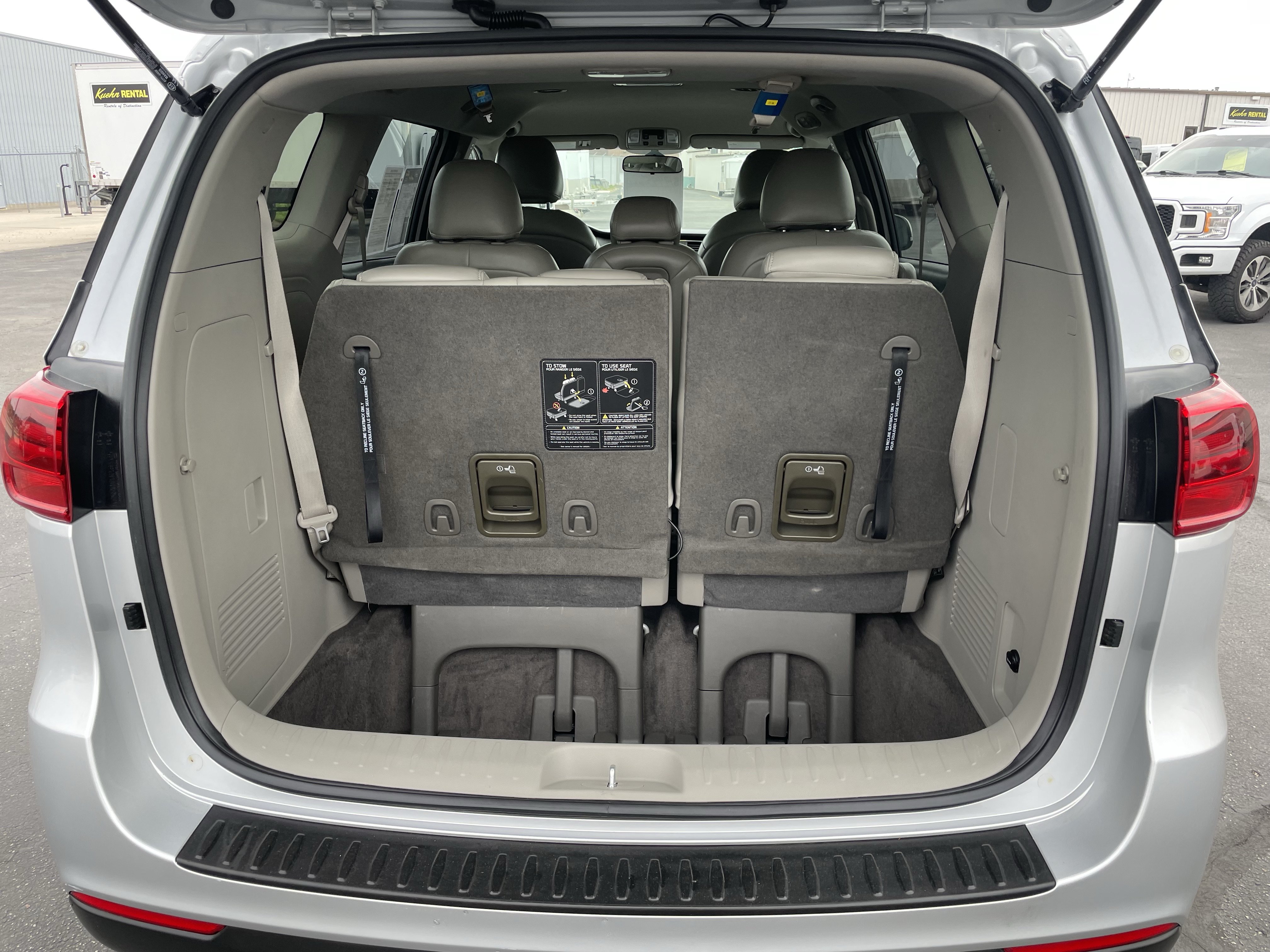 Used 2020 Kia Sedona LX FWD image 9