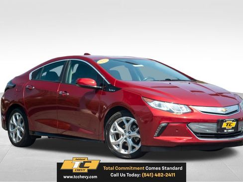Used 2018 Chevrolet Volt Premier w/ Driver Confidence Package FWD image 3