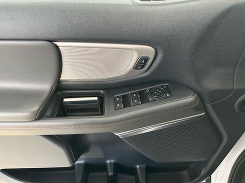 Certified 2025 Ford Expedition Active image 17