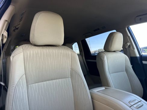 Used 2015 Toyota Highlander Plus AWD/4WD image 16
