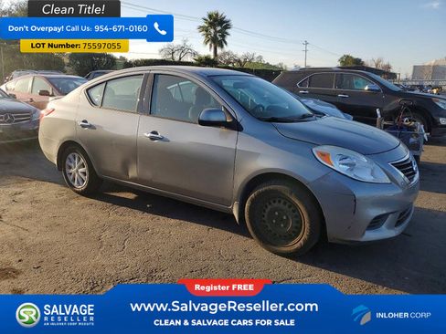 Used 2014 Nissan Versa SV FWD image 5