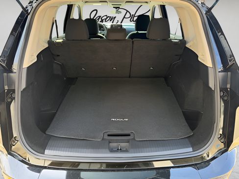 Used 2024 Nissan Rogue S FWD image 12