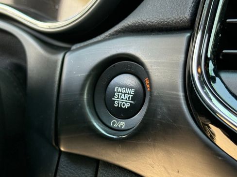 Used 2021 Jeep Grand Cherokee Laredo X RWD image 38